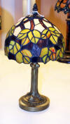 maple leaf (green) small table lamp